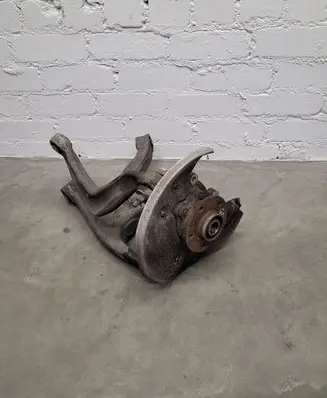 Rear wheel hub