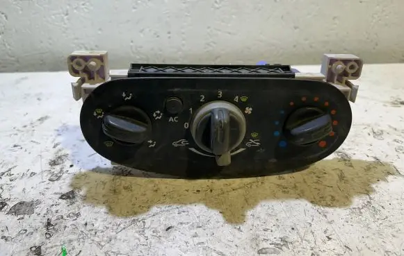 Dacia Sandero Climate control unit N106278B T1001639U 10061411027