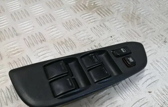 Toyota RAV 4 (XA20) Electric window control switch 8482042180 515107 MM4218
