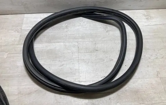 Mini One - Cooper F56 F55 Rubber seal rear door 