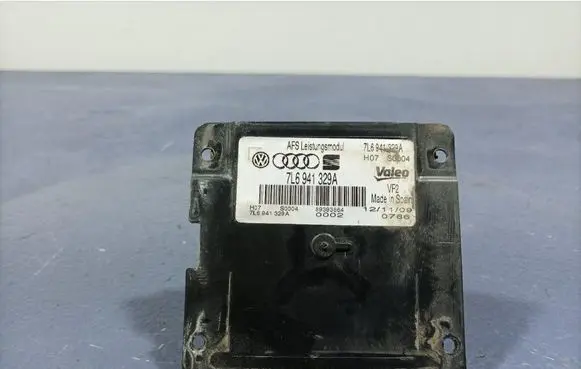 Volkswagen PASSAT B6 Voltage converter/converter module 7L6941329A