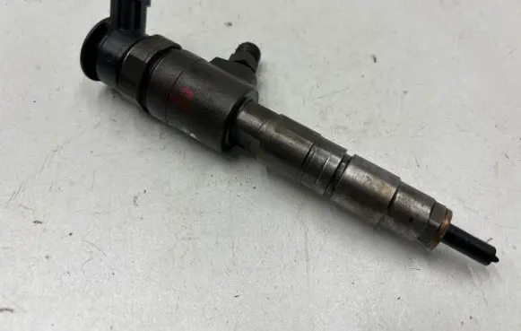Citroen Berlingo Fuel injector 0445110340