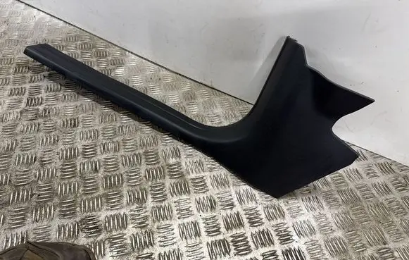 Infiniti QX30 Front sill trim cover A2466805502 A2466800106