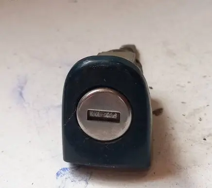 Volkswagen PASSAT B5.5 Front door lock (next to the handle) 3B0837167