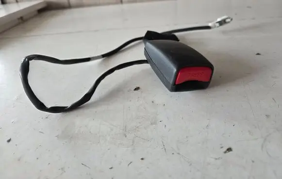 Nissan X-Trail T32 Rear seatbelt buckle