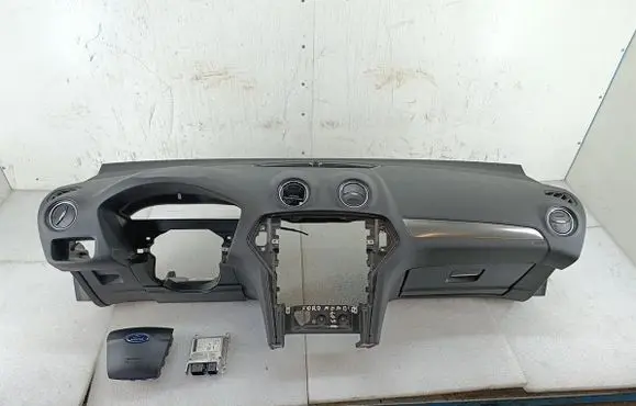 Ford Mondeo MK IV Dashboard 
