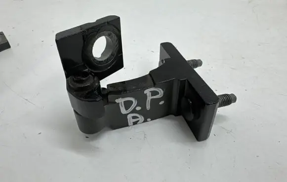 Mercedes-Benz GLC C254 Front door lower hinge 