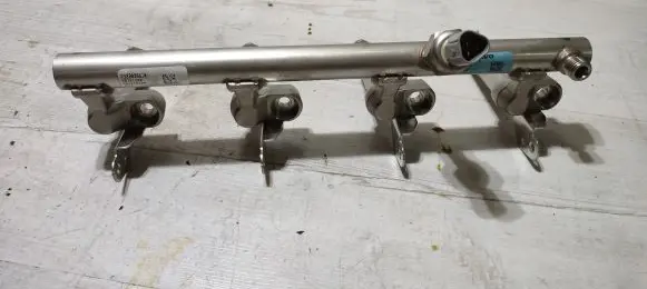 Volvo V40 Fuel main line pipe 4D2203061
