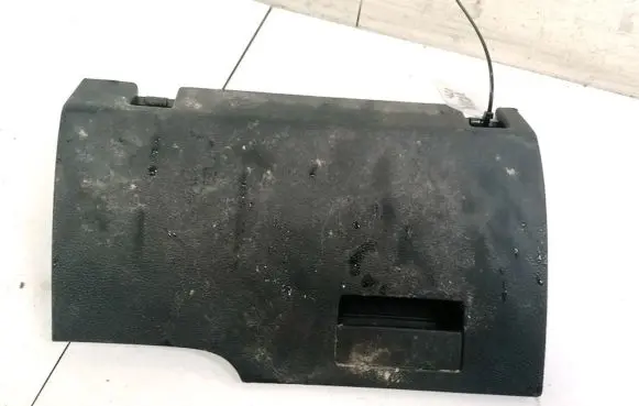 Glove box