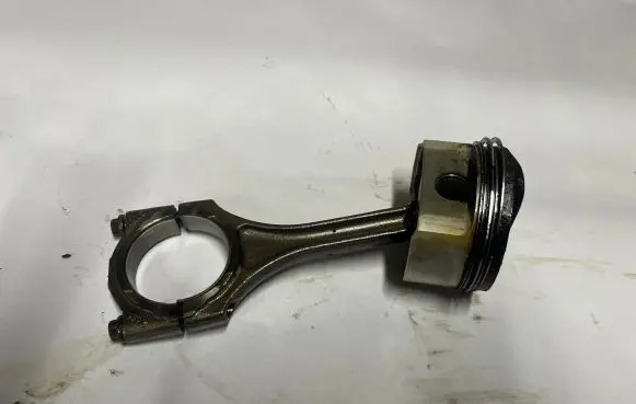 Audi A8 S8 D4 4H Piston 079B