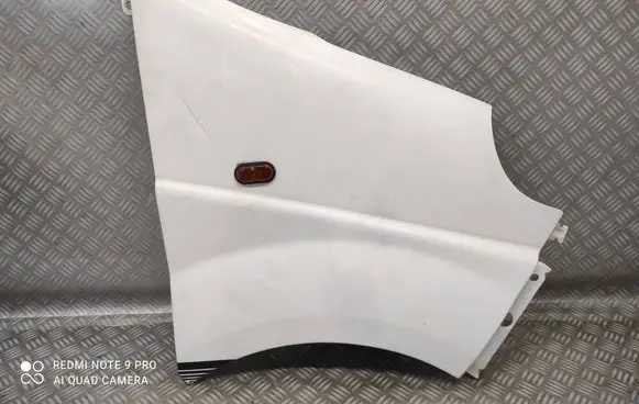 Opel Vivaro Fender