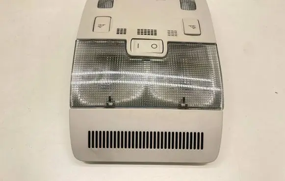 Audi A4 S4 B7 8E 8H Front seat light 8E0947565