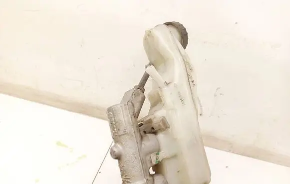 Toyota Corolla Verso AR10 Master brake cylinder 25113479
