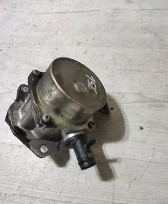 Mercedes-Benz GLA W156 Vacuum pump 146505272R