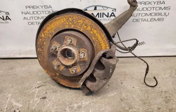 Land Rover Discovery 3 - LR3 Front wheel hub