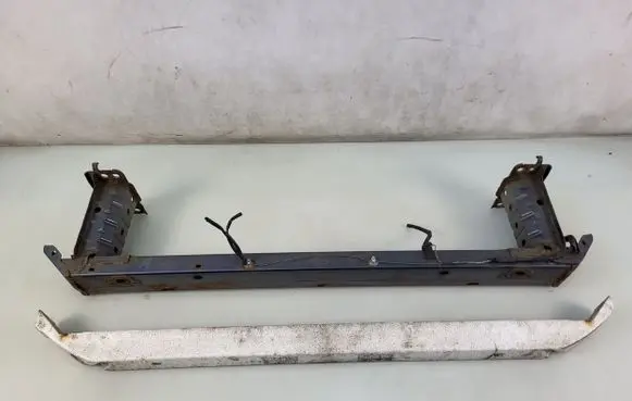 Toyota Avensis T270 Front bumper support beam 