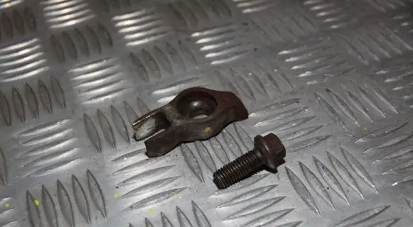 Volkswagen II LT Fuel Injector clamp holder 65300200