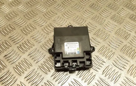 Mercedes-Benz B W245 Door control unit/module A1698207426
