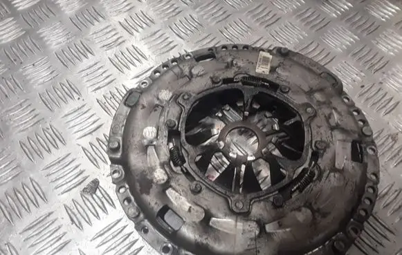 Volkswagen Golf V Pressure plate 1423E44VC
