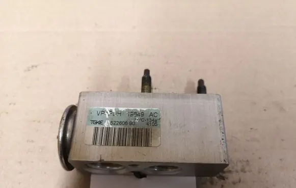 Peugeot 407 Air conditioning (A/C) expansion valve VP4PUH19849AC