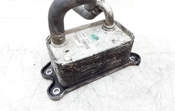 Volvo S60 Engine oil radiator 8677973
