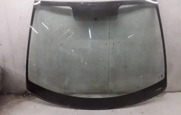 Renault Clio III Front windscreen/windshield window 