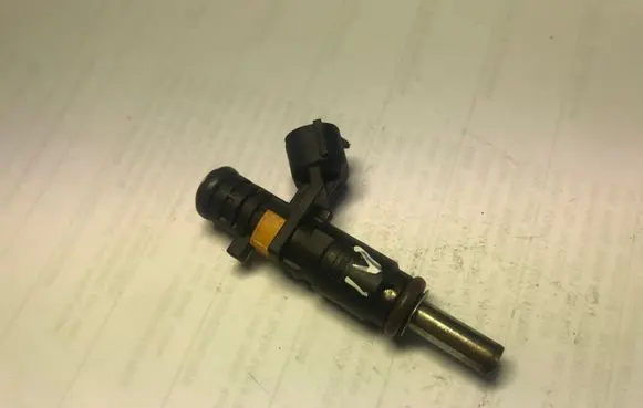 Peugeot 207 Fuel injector V75281768007