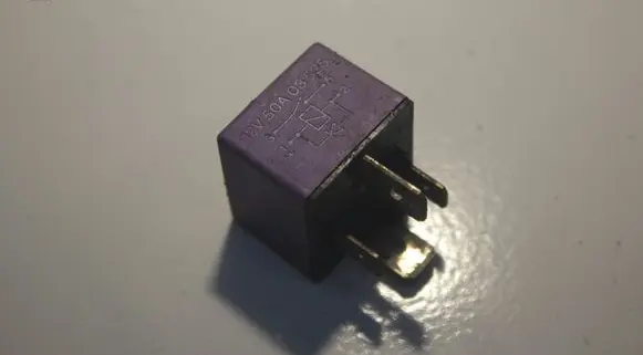 Ford Mondeo MK II Other relay 03525