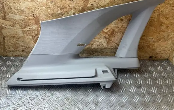 Mercedes-Benz B W245 (C) pillar trim A1696907925