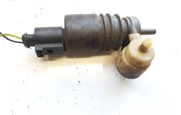 Volkswagen Golf III Windscreen/windshield washer pump 1j0973722