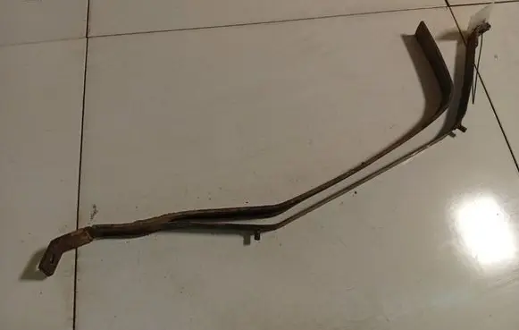 Subaru Legacy Fuel tank mounting bracket