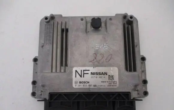 Nissan X-Trail T32 Engine control unit/module 237104BE1A 0281033885 1039T06582