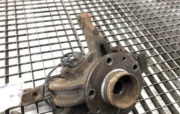 Renault Megane III Front wheel hub spindle knuckle