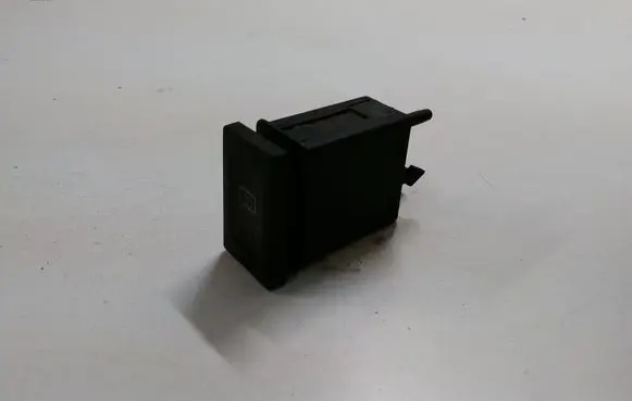 Volkswagen PASSAT B5 Windscreen/window heater switch 3B0959621C