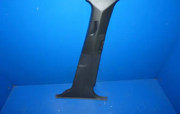 Volvo XC60 (B) pillar trim (top)