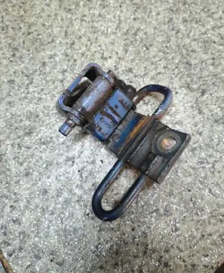 Audi A6 S6 C5 4B Front door lower hinge 4B08314113