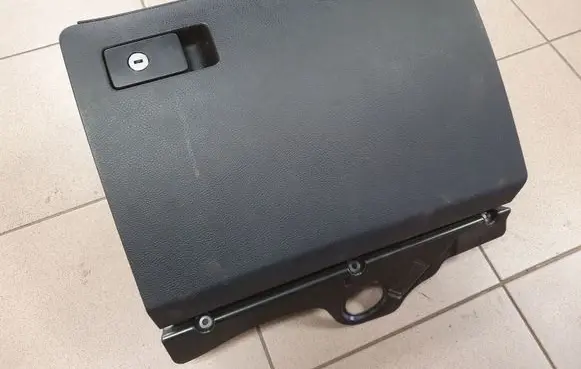 Volkswagen PASSAT B6 Glove box 3C1857114