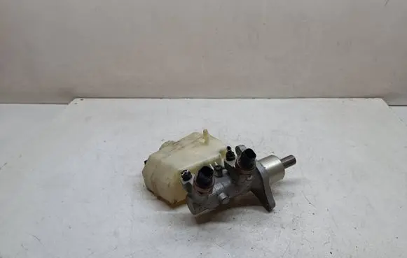 BMW 3 E46 Master brake cylinder 03350884781