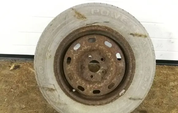 KIA Carnival R15 spare wheel 