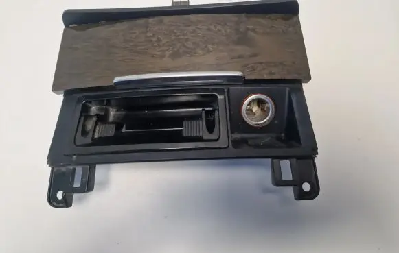 Ashtray (front)