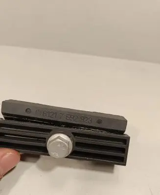 Battery bracket