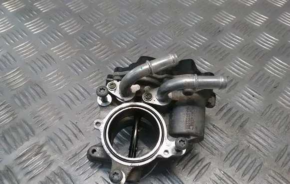 Volkswagen PASSAT B8 Electric throttle body valve 04L128053R