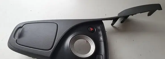 Cup holder front