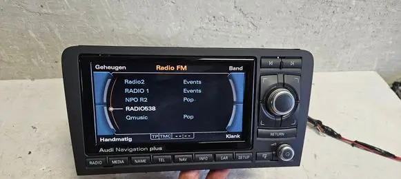 Radio/CD/DVD/GPS head unit