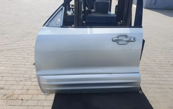Mitsubishi Pajero Front door