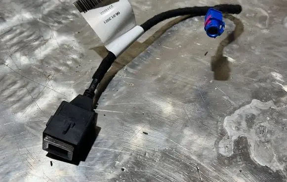 Peugeot 308 USB socket connector 9826717080