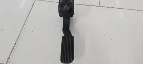 Mercedes-Benz Sprinter W906 Accelerator throttle pedal A9063000404 0280755023 ZGS012Q015