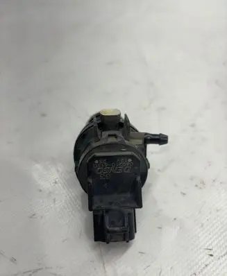 Subaru Outback (BS) Windscreen/windshield washer pump 0602106110