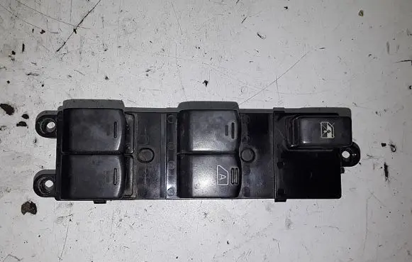 Nissan Navara Electric window control switch