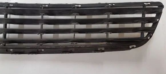 Opel Zafira B Front bumper lower grill 13124978